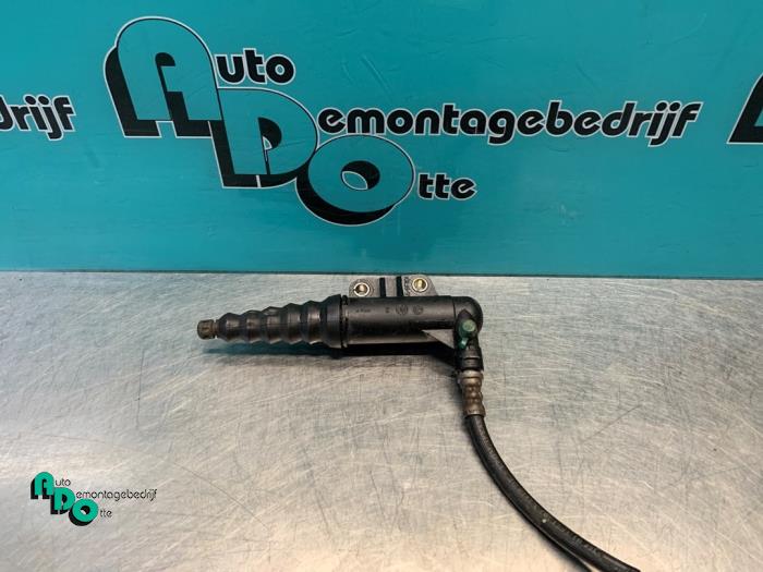 Gebruikte Koppeling Hulp Cilinder Peugeot Bipper (AA) 1.3 HDI Prijs € 20,00 Margeregeling aangeboden door Autodemontagebedrijf Otte
