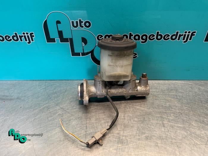 Gebruikte Hoofdremcilinder Toyota Starlet (EP8/NP8) 1.3 Friend,XLi 12V Prijs € 15,00 Margeregeling aangeboden door Autodemontagebedrijf Otte