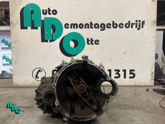 Gebruikte Versnellingsbak Mitsubishi Colt (Z2/Z3) 1.3 16V Prijs € 175,00 Margeregeling aangeboden door Autodemontagebedrijf Otte