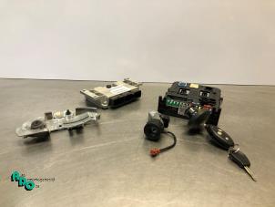 Gebruikte Kontaktslot + computer Citroen C5 II Berline (RC) 1.8 16V Prijs € 175,00 Margeregeling aangeboden door Autodemontagebedrijf Otte