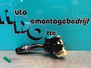 Gebruikte Pinker Schakelaar Lexus IS (E2) 200 2.0 24V Prijs € 15,00 Margeregeling aangeboden door Autodemontagebedrijf Otte