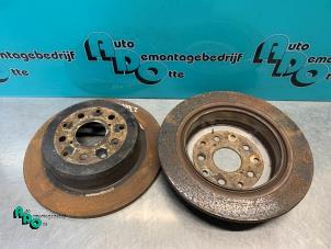 Gebruikte Remschijf achter Lexus IS (E2) 200 2.0 24V Prijs € 50,00 Margeregeling aangeboden door Autodemontagebedrijf Otte