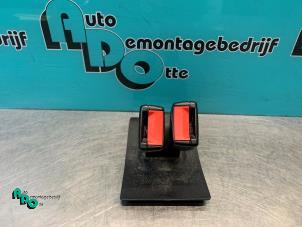 Gebruikte Veiligheidsgordel Insteek midden-achter BMW Mini One/Cooper (R50) 1.6 16V Cooper Prijs € 10,00 Margeregeling aangeboden door Autodemontagebedrijf Otte