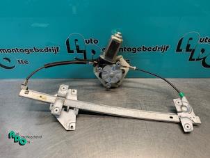 Gebruikte Raammechaniek 4Deurs rechts-voor Volvo V40 (VW) 2.0 16V Prijs € 25,00 Margeregeling aangeboden door Autodemontagebedrijf Otte
