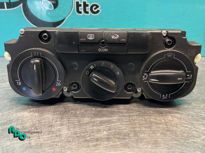 Kachel Bedieningspaneel van een Volkswagen Golf V (1K1) 1.9 TDI 2005