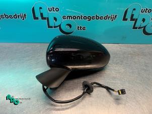 Gebruikte Spiegel Buiten links Opel Corsa D 1.2 16V Prijs € 25,00 Margeregeling aangeboden door Autodemontagebedrijf Otte