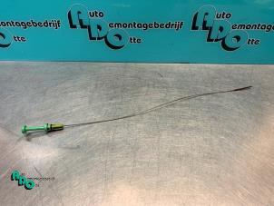 Gebruikte Olie Peilstok Peugeot 207/207+ (WA/WC/WM) 1.4 16V Prijs € 15,00 Margeregeling aangeboden door Autodemontagebedrijf Otte