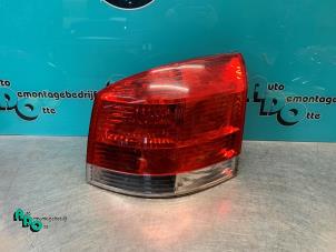 Gebruikte Achterlicht rechts Opel Signum (F48) 2.2 direct 16V Prijs € 30,00 Margeregeling aangeboden door Autodemontagebedrijf Otte