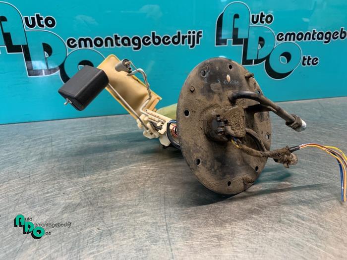 Gebruikte Tank element Pomp Toyota Corolla (E11) 1.6 16V Prijs € 20,00 Margeregeling aangeboden door Autodemontagebedrijf Otte