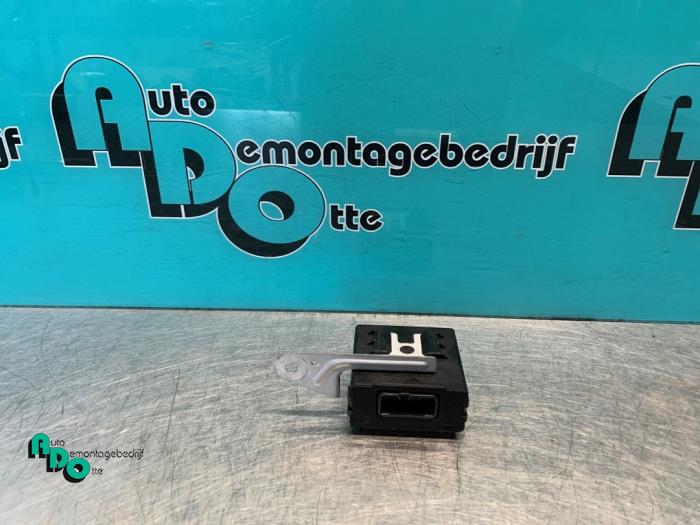 Gebruikte Module Koeling Toyota Corolla (E11) 1.6 16V Prijs € 25,00 Margeregeling aangeboden door Autodemontagebedrijf Otte