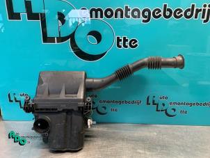 Gebruikte Luchtfilterhuis Toyota Yaris (P1) 1.3 16V VVT-i Prijs € 25,00 Margeregeling aangeboden door Autodemontagebedrijf Otte