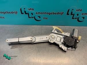 Gebruikte Ruitmechaniek 2Deurs links-voor Toyota Yaris (P1) 1.3 16V VVT-i Prijs € 35,00 Margeregeling aangeboden door Autodemontagebedrijf Otte