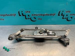 Gebruikte Ruitenwismotor + Mechaniek Toyota Yaris (P1) 1.3 16V VVT-i Prijs € 35,00 Margeregeling aangeboden door Autodemontagebedrijf Otte