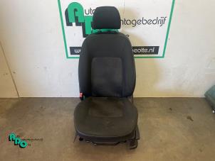 Gebruikte Voorstoel links Hyundai i10 (F5) 1.2i 16V Prijs € 45,00 Margeregeling aangeboden door Autodemontagebedrijf Otte