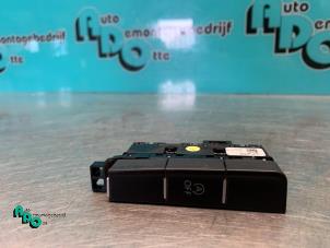 Gebruikte Start/Stop schakelaar div. Volkswagen Golf VII (AUA) 1.2 TSI 16V Prijs € 10,00 Margeregeling aangeboden door Autodemontagebedrijf Otte