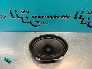 Gebruikte Speaker Mazda 5 (CR19) 1.8i 16V Prijs € 20,00 Margeregeling aangeboden door Autodemontagebedrijf Otte