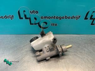 Gebruikte Hoofdremcilinder Toyota Yaris (P1) 1.3 16V VVT-i Prijs € 30,00 Margeregeling aangeboden door Autodemontagebedrijf Otte