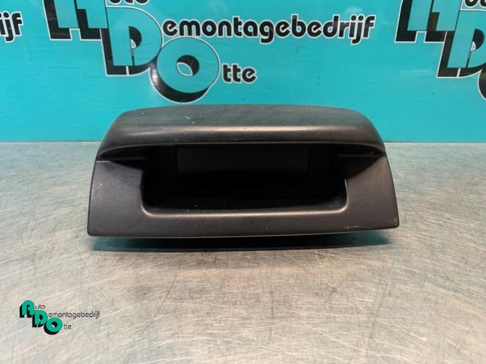 Gebruikte Display Interieur Opel Vivaro 1.9 DTI 16V Prijs € 25,00 Margeregeling aangeboden door Autodemontagebedrijf Otte