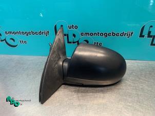 Gebruikte Spiegel Buiten links Kia Rio (DC22/24) 1.3 Prijs € 25,00 Margeregeling aangeboden door Autodemontagebedrijf Otte