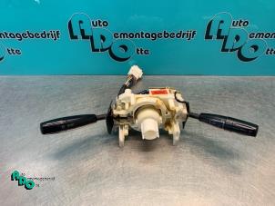 Gebruikte Combischakelaar Stuurkolom Kia Rio (DC22/24) 1.3 Prijs € 25,00 Margeregeling aangeboden door Autodemontagebedrijf Otte