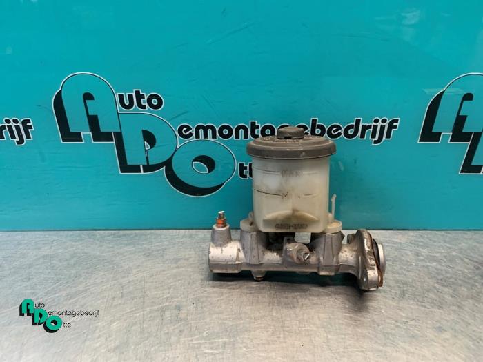 Gebruikte Hoofdremcilinder Toyota Starlet (EP8/NP8) 1.3 Friend,XLi 12V Prijs € 15,00 Margeregeling aangeboden door Autodemontagebedrijf Otte