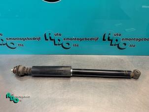 Gebruikte Schokdemper rechts-achter Toyota Yaris (P1) 1.3 16V VVT-i Prijs € 20,00 Margeregeling aangeboden door Autodemontagebedrijf Otte