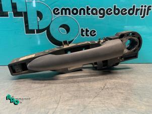 Gebruikte Deurgreep 2Deurs links Mercedes Citan (415.6) 1.5 109 CDI Prijs € 20,00 Margeregeling aangeboden door Autodemontagebedrijf Otte