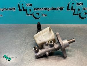 Gebruikte Hoofdremcilinder Dacia Sandero I (BS) 1.6 Prijs € 20,00 Margeregeling aangeboden door Autodemontagebedrijf Otte