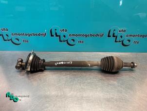 Gebruikte Aandrijfas links-voor Dacia Sandero I (BS) 1.6 Prijs € 50,00 Margeregeling aangeboden door Autodemontagebedrijf Otte