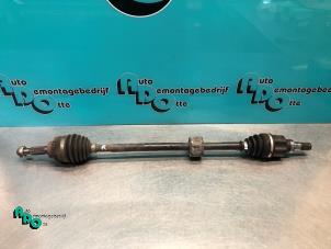 Gebruikte Aandrijfas rechts-voor Nissan Pixo (D31S) 1.0 12V Prijs € 30,00 Margeregeling aangeboden door Autodemontagebedrijf Otte