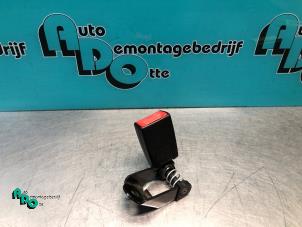 Gebruikte Veiligheidsgordel Insteek rechts-achter BMW 5 serie (E60) 525i 24V Prijs € 30,00 Margeregeling aangeboden door Autodemontagebedrijf Otte