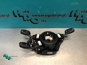 Gebruikte Combischakelaar Stuurkolom BMW 5 serie (E60) 525i 24V Prijs € 45,00 Margeregeling aangeboden door Autodemontagebedrijf Otte