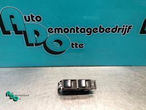 Gebruikte Schakelaar Elektrisch Raam BMW 3 serie Touring (E46/3) 328i 24V Prijs € 15,00 Margeregeling aangeboden door Autodemontagebedrijf Otte