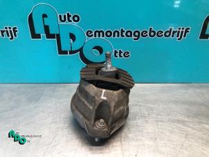 Gebruikte Motorrubber BMW 5 serie (E60) 525i 24V Prijs € 30,00 Margeregeling aangeboden door Autodemontagebedrijf Otte