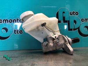 Gebruikte Hoofdremcilinder Mitsubishi Space Star (A0) 1.0 12V Prijs € 25,00 Margeregeling aangeboden door Autodemontagebedrijf Otte