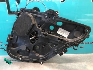 Gebruikte Raammechaniek 4Deurs rechts-achter Ford Fusion 1.4 16V Prijs € 25,00 Margeregeling aangeboden door Autodemontagebedrijf Otte