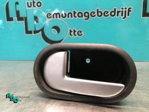 Gebruikte Deurgreep 4Deurs links-achter Ford Fusion 1.4 16V Prijs € 10,00 Margeregeling aangeboden door Autodemontagebedrijf Otte