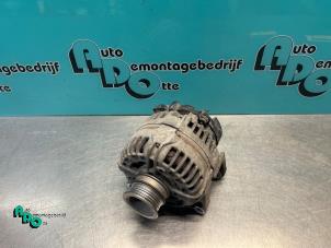 Gebruikte Dynamo Opel Astra H (L48) 1.6 16V Twinport Prijs € 25,00 Margeregeling aangeboden door Autodemontagebedrijf Otte