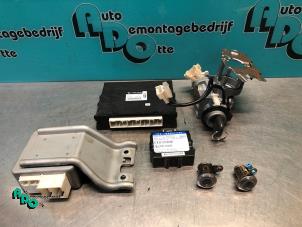 Gebruikte Contactslot + computer Daihatsu Cuore (L251/271/276) 1.0 12V DVVT Prijs € 150,00 Margeregeling aangeboden door Autodemontagebedrijf Otte