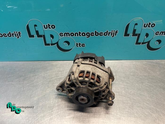 Gebruikte Dynamo Nissan Micra (K12) 1.0 16V Prijs € 30,00 Margeregeling aangeboden door Autodemontagebedrijf Otte