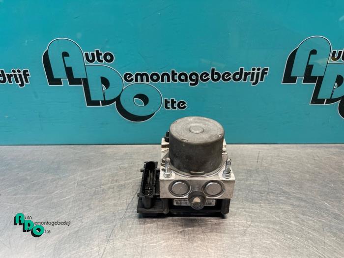 Gebruikte ABS Pomp Nissan Micra (K12) 1.0 16V Prijs € 30,00 Margeregeling aangeboden door Autodemontagebedrijf Otte