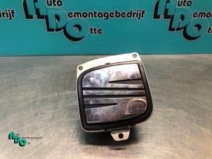 Gebruikte Handgreep Achterklep Seat Cordoba (6L2) 1.4 16V Prijs € 30,00 Margeregeling aangeboden door Autodemontagebedrijf Otte