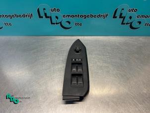 Gebruikte Elektrisch Raam Schakelaar Dodge Caliber 2.0 16V Prijs € 50,00 Margeregeling aangeboden door Autodemontagebedrijf Otte