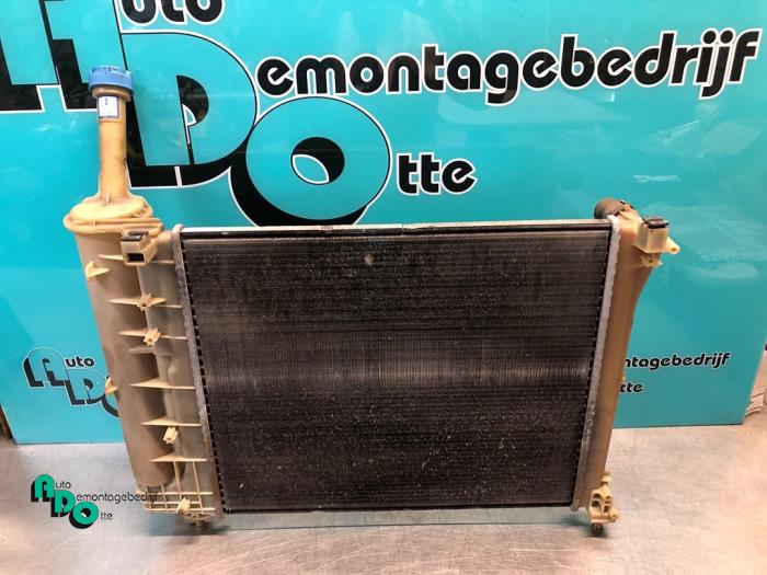 Gebruikte Radiateur Ford Ka II 1.2 Prijs € 25,00 Margeregeling aangeboden door Autodemontagebedrijf Otte