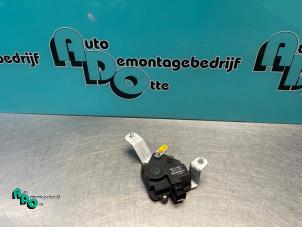 Gebruikte Motor Centrale Deurvergrendeling Hyundai Getz 1.4i 16V Prijs € 10,00 Margeregeling aangeboden door Autodemontagebedrijf Otte