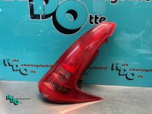 Gebruikte Achterlicht rechts Peugeot 206 SW (2E/K) 1.4 Prijs € 20,00 Margeregeling aangeboden door Autodemontagebedrijf Otte