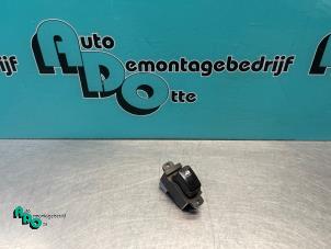 Gebruikte Elektrisch Raam Schakelaar Kia Picanto (BA) 1.0 12V Prijs € 20,00 Margeregeling aangeboden door Autodemontagebedrijf Otte