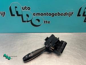 Gebruikte Pinker Schakelaar Kia Picanto (BA) 1.1 12V Prijs € 20,00 Margeregeling aangeboden door Autodemontagebedrijf Otte