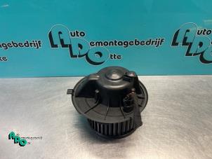 Gebruikte Blower Volkswagen Caddy III (2KA,2KH,2CA,2CH) 2.0 SDI Prijs € 20,00 Margeregeling aangeboden door Autodemontagebedrijf Otte