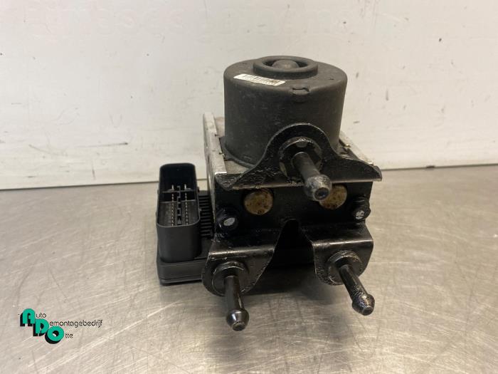 Gebruikte ABS Pomp Volkswagen Caddy III (2KA,2KH,2CA,2CH) 2.0 SDI Prijs € 75,00 Margeregeling aangeboden door Autodemontagebedrijf Otte